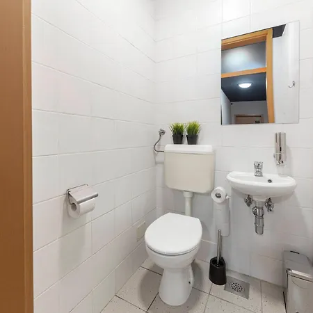 Premium Nova Gorica, Self Check-in With Code Access Frühstückspension