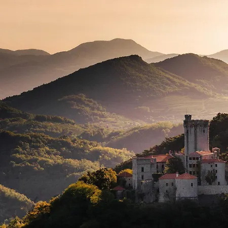 Bed and breakfast Premium Nova Gorica, Self Check-in With Code Access