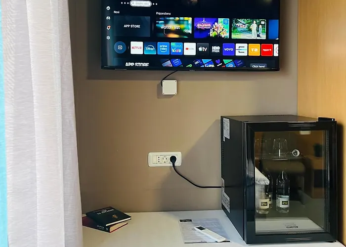 Premium Nova Gorica, Self Check-in With Code Access